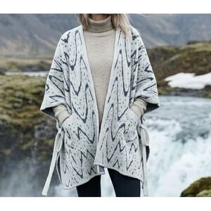 Snuggle Sac Heavy Weight Kimono Wrap OSFM White/Gray Ties Cozy Warm Winter